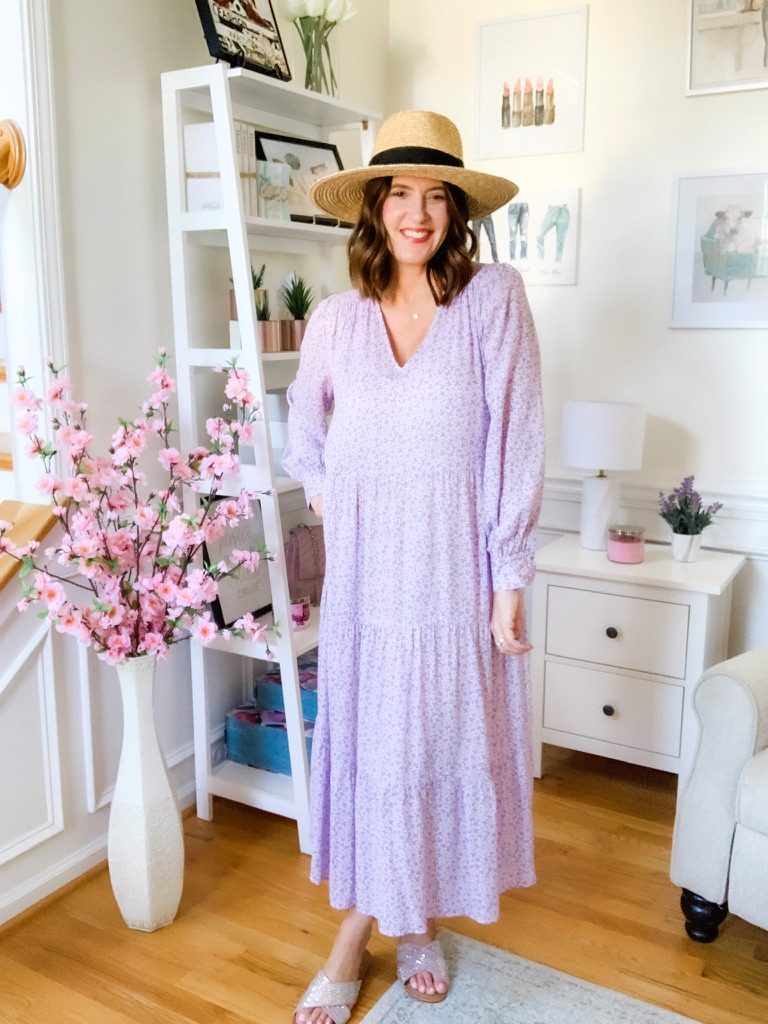 Long Sleeve Floral Maxi Dress
Easy packing guide for a spring getaway by The Scarlet Lily