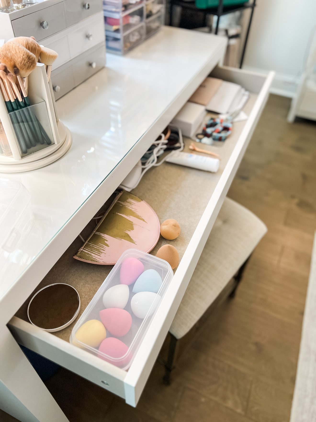 Maximize Storage With A Makeup Vanity The Scarlet Lily